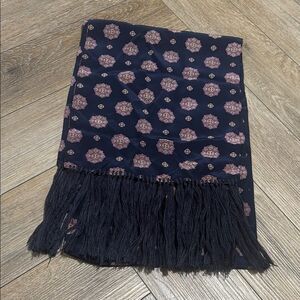 Episode by Carolyn Wight Freeman Scarf